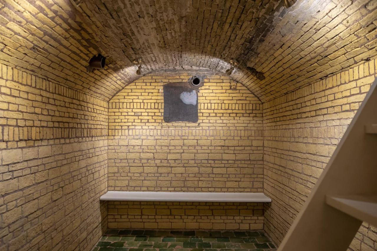 Church Conversion For A Unique Stay And Experience Rinsumageest المظهر الخارجي الصورة